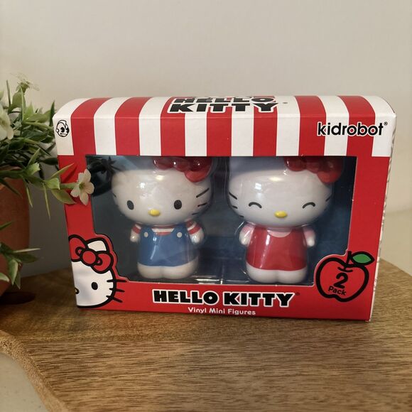 Hello Kitty Vinyl Mini Figure 2 Pack Kidrobot 2021 Tokidoki Pop Sofubi NIB - Picture 1 of 6